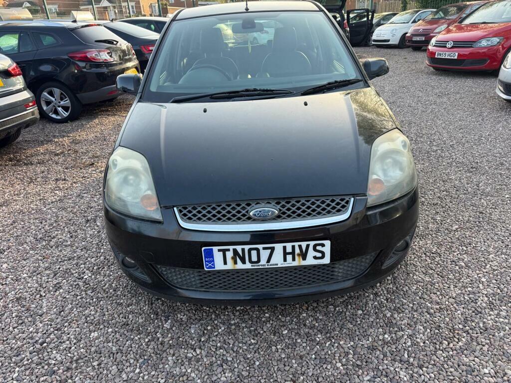 Ford Fiesta 1.4 Td Ghia TN07HVS Black #2