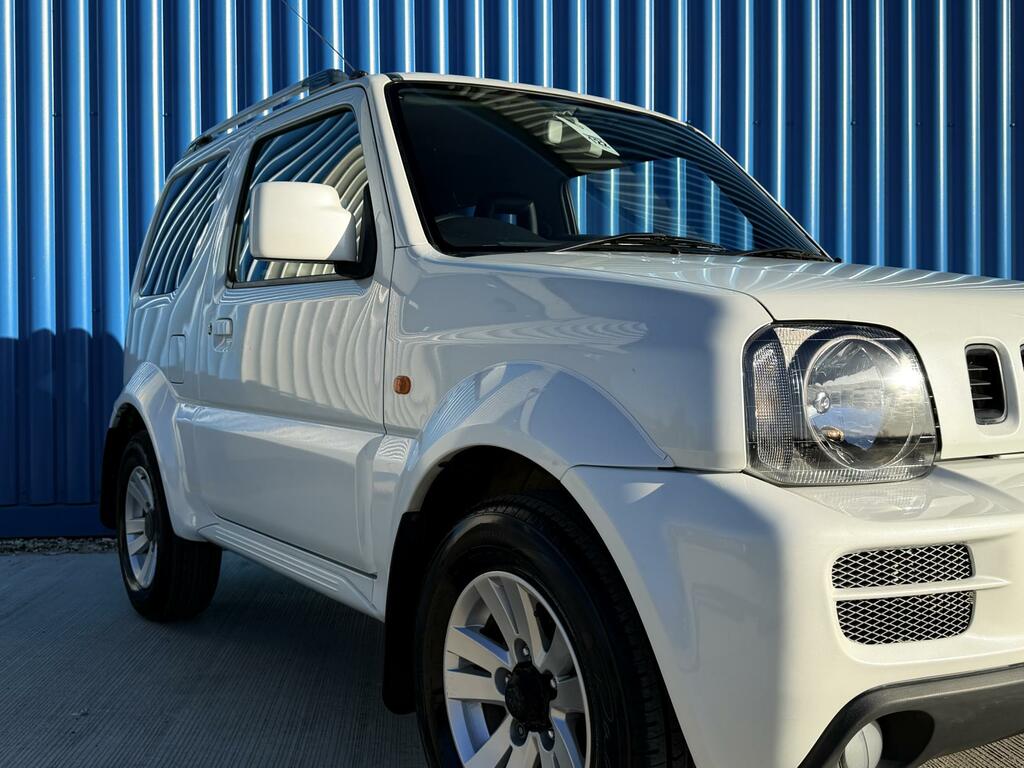 Suzuki Jimny 1.3 Sz4 Suv 167 Gkm, 83 Bhp White #2