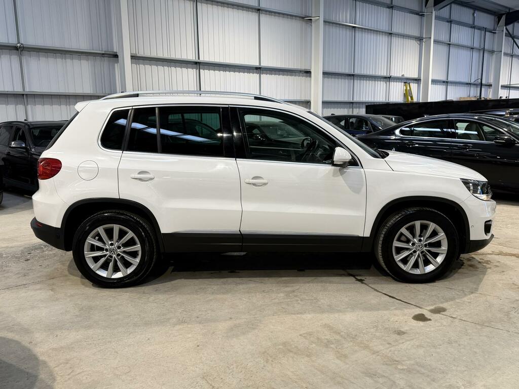 Volkswagen Tiguan 2.0 Tdi Bluemotion Tech Se Suv 2 VK13KBO White #6