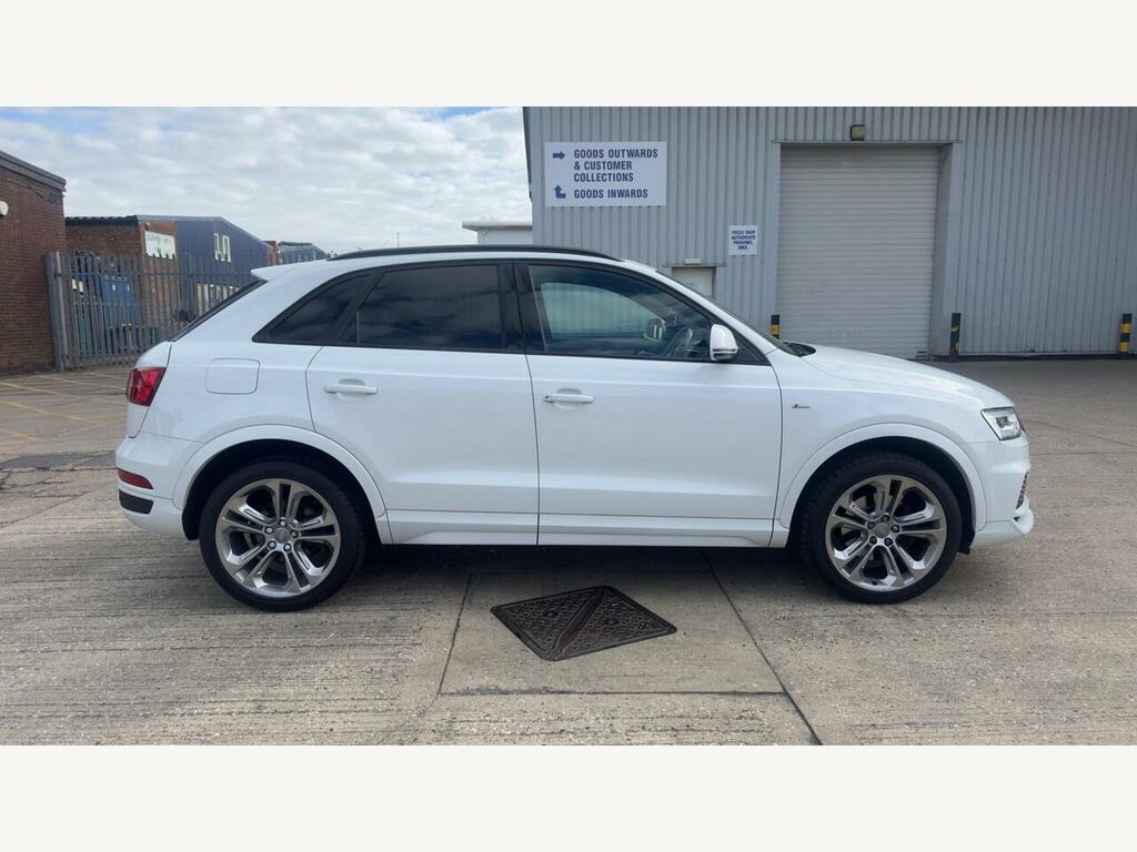 Audi Q3 Petrol FD67XGA #4