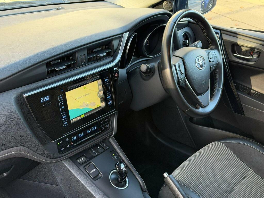 Toyota Auris 1.8 Vvt-h Excel Cvt Euro 6 Ss Safety Sense Silver #4