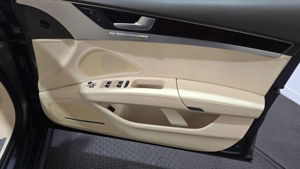 Audi S8 S8 White #30