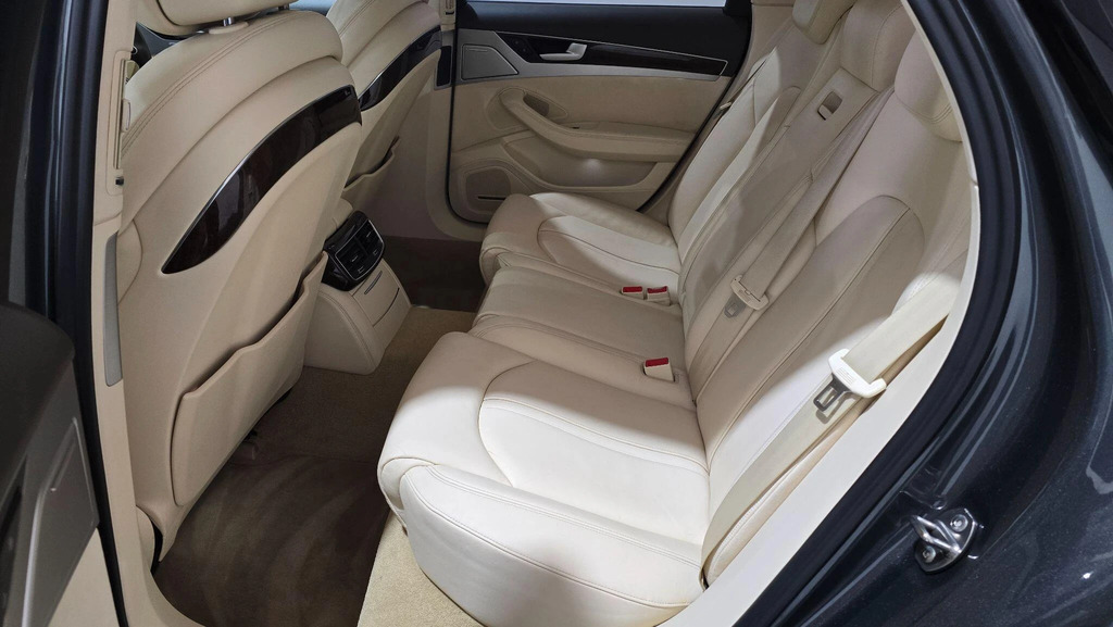 Audi S8 S8 White #18