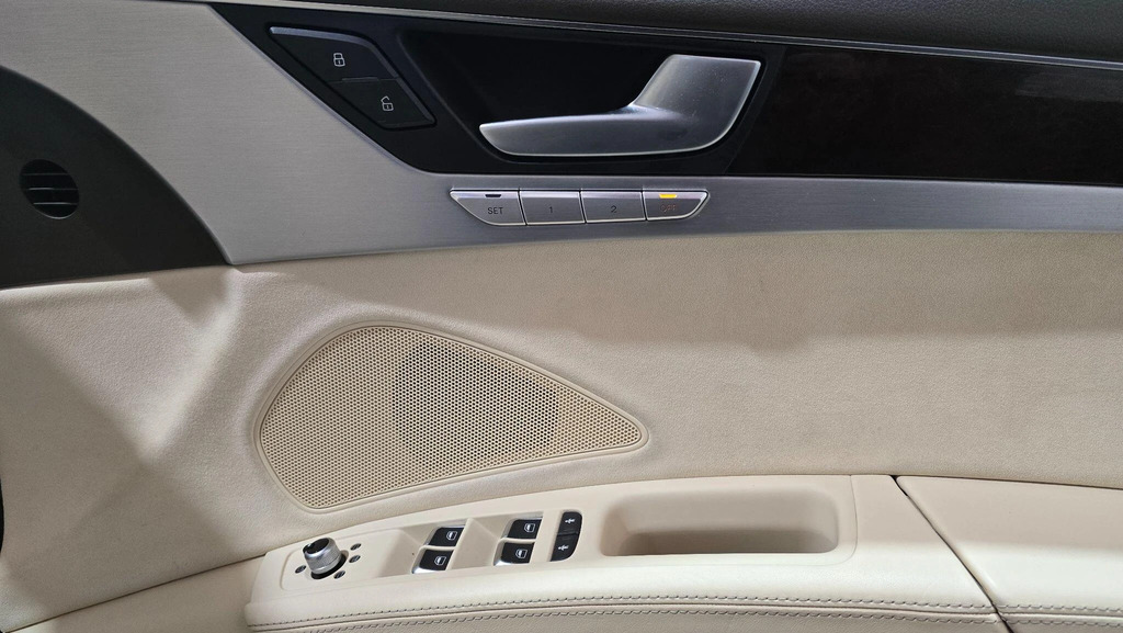Audi S8 S8 White #23