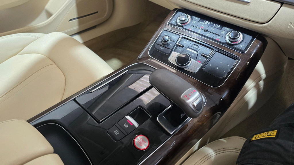 Audi S8 S8 White #16