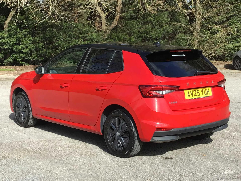 Skoda Fabia Design Edition Tsi AV25YUH Red #4