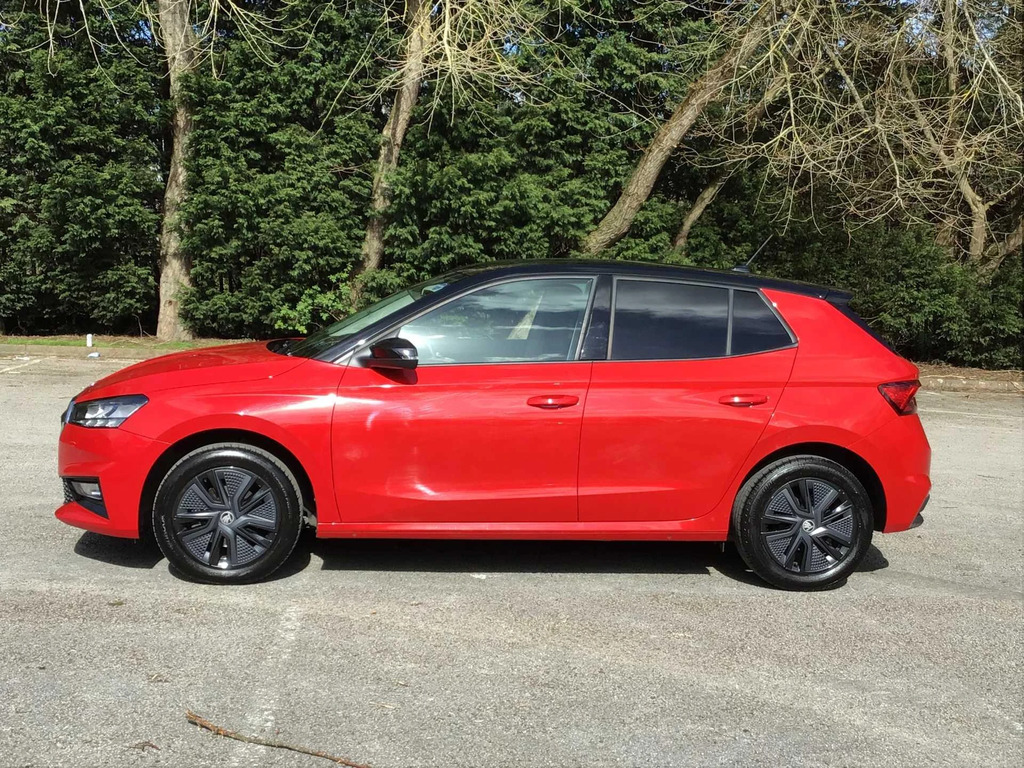 Skoda Fabia Design Edition Tsi AV25YUH Red #5