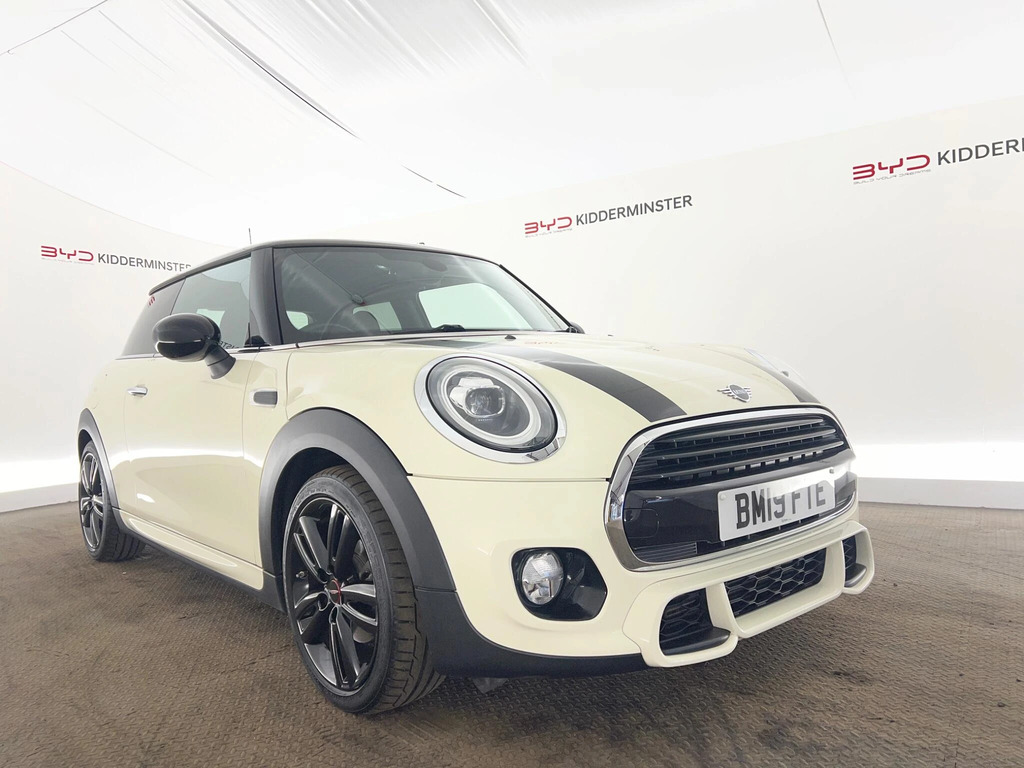 Mini Hatch 1.5 Cooper Sport Euro 6 Ss White