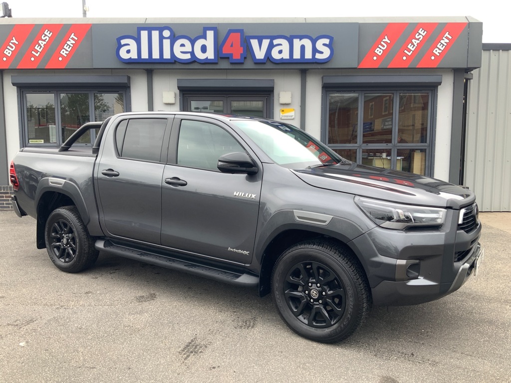 Toyota HILUX 2.8 Invincible X 4Wd Roll N Lock Grey