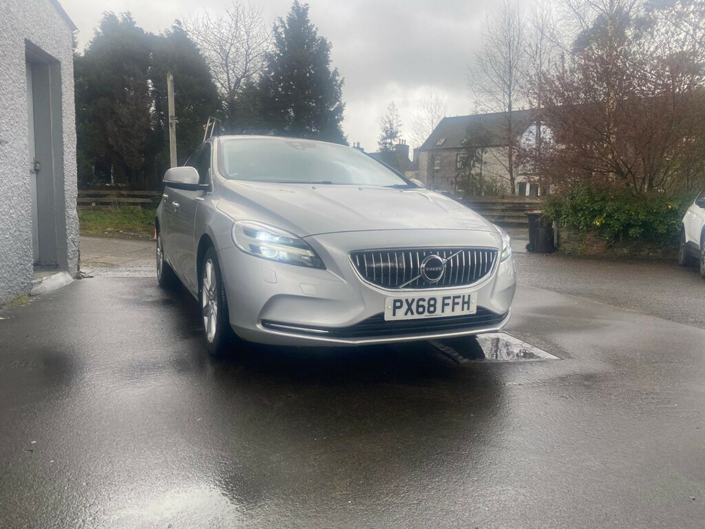 Volvo V40 Hatchback 2.0 Inscription T2 2018 Silver