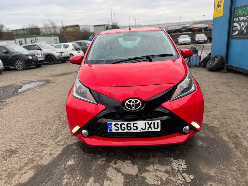 Toyota Aygo Hatchback 1.0 Vvt-i X-pression X-wave Euro 5 E Red