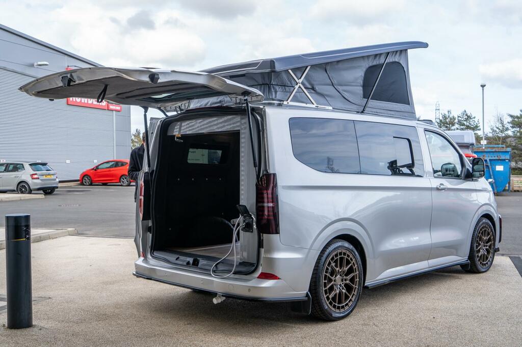 Volkswagen Campervan T28 Commerce Plus Swb White #20