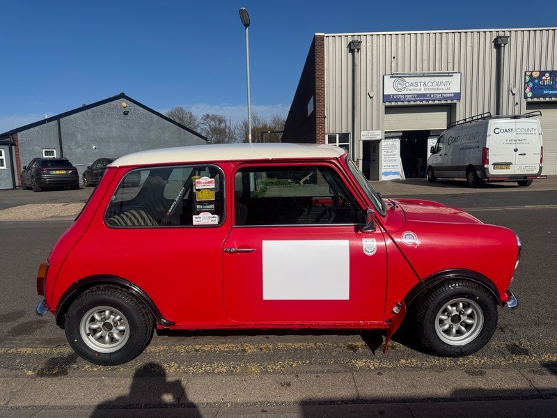 Austin Seven Saloon White #4