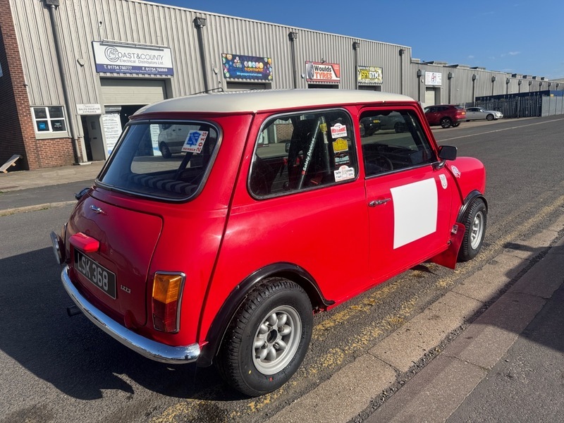 Austin Seven Saloon White #5