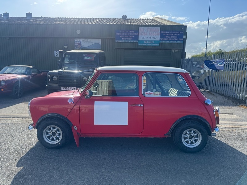 Austin Seven Saloon White #3