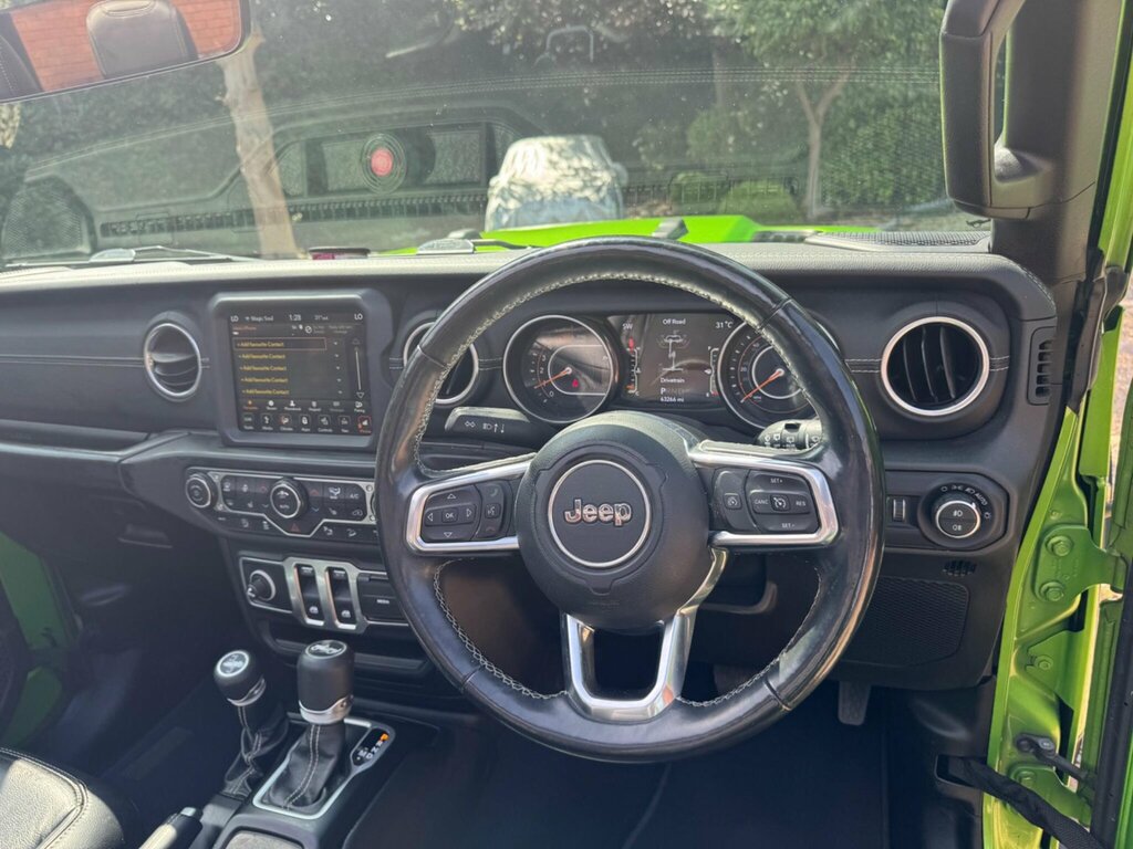Jeep Wrangler Sahara Edition Green #8