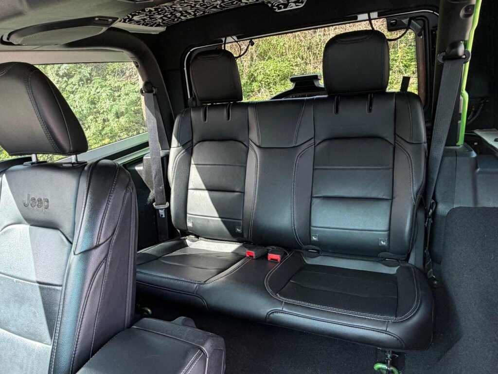 Jeep Wrangler Sahara Edition Green #32