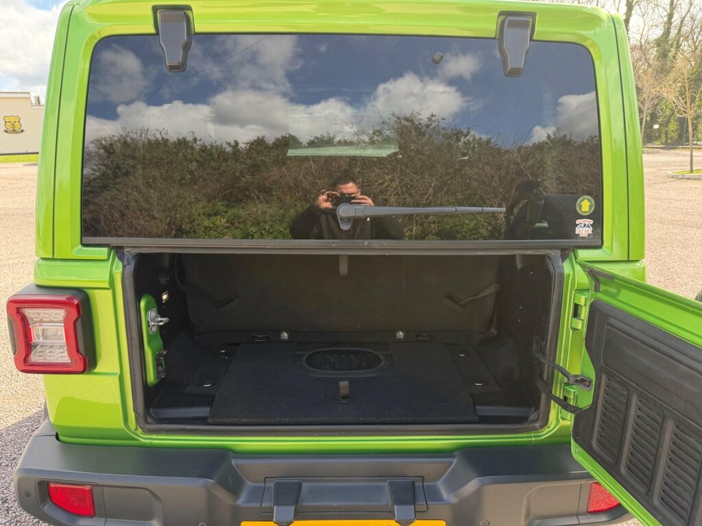 Jeep Wrangler Sahara Edition Green #33