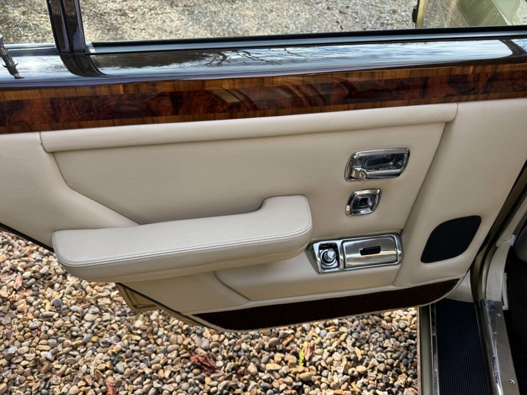Rolls-Royce Silver Spirit Saloon Blue #15