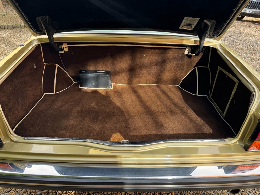 Rolls-Royce Silver Spirit Saloon Blue #18