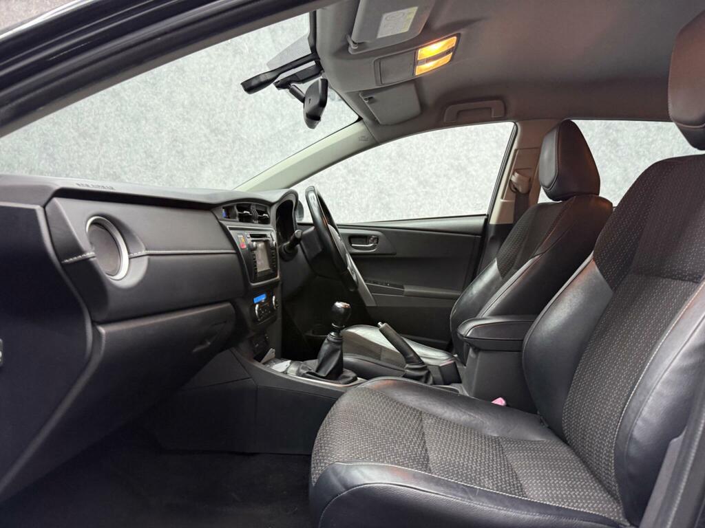 Toyota Auris 1.4 D-4d Excel Euro 5 Ss EO14OZS Black #3