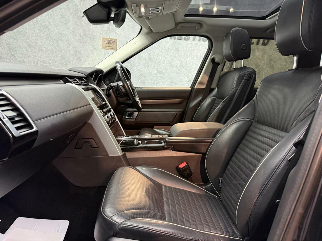 Land Rover Discovery 3.0 Td V6 Hse 4Wd Euro 6 Ss OV17WJO Black #3