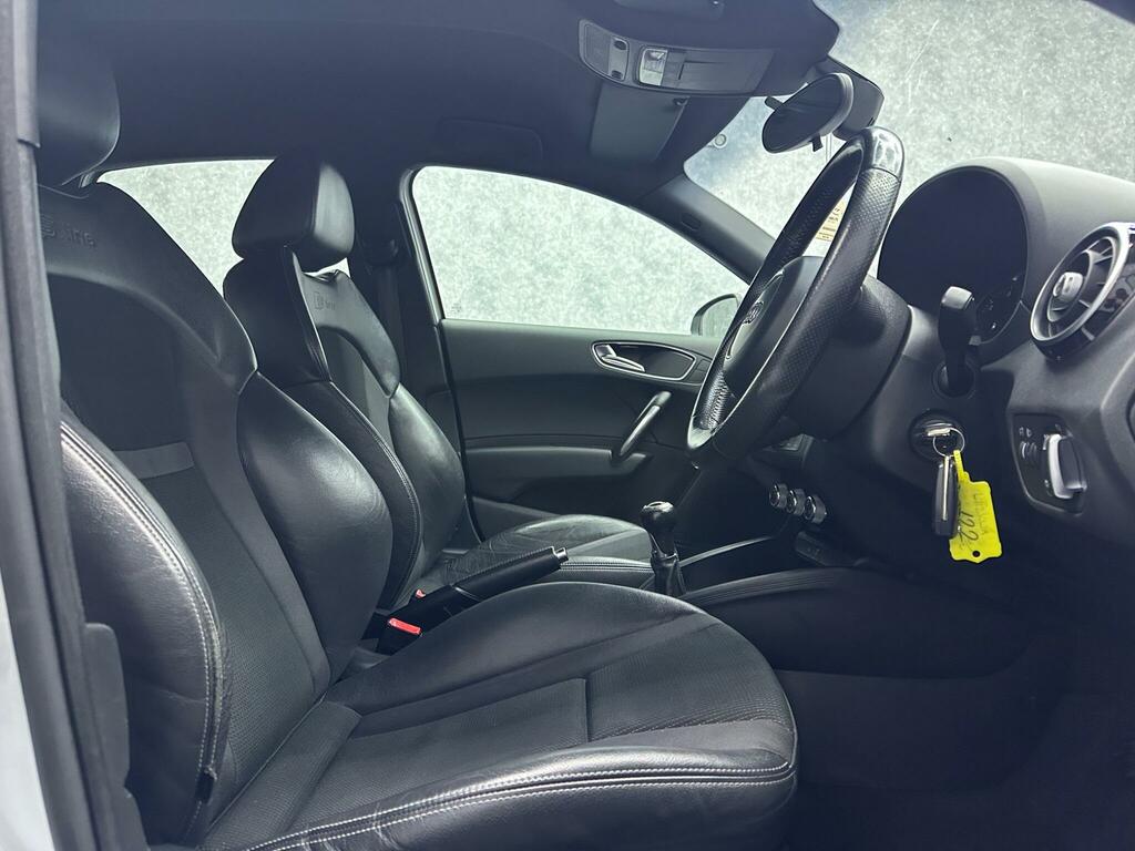 Audi A1 1.6 Tdi S Line Sportback Euro 5 Ss LV12KWA White #3