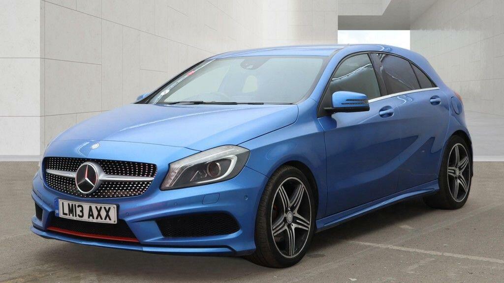 Mercedes-Benz A Class 2.0 A250 Blueefficiency Engineered By Amg 7G-dct E Blue