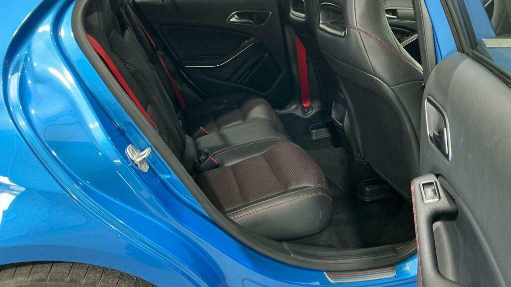 Mercedes-Benz A Class 2.0 A250 Blueefficiency Engineered By Amg 7G-dct E LM13AXX Blue #3