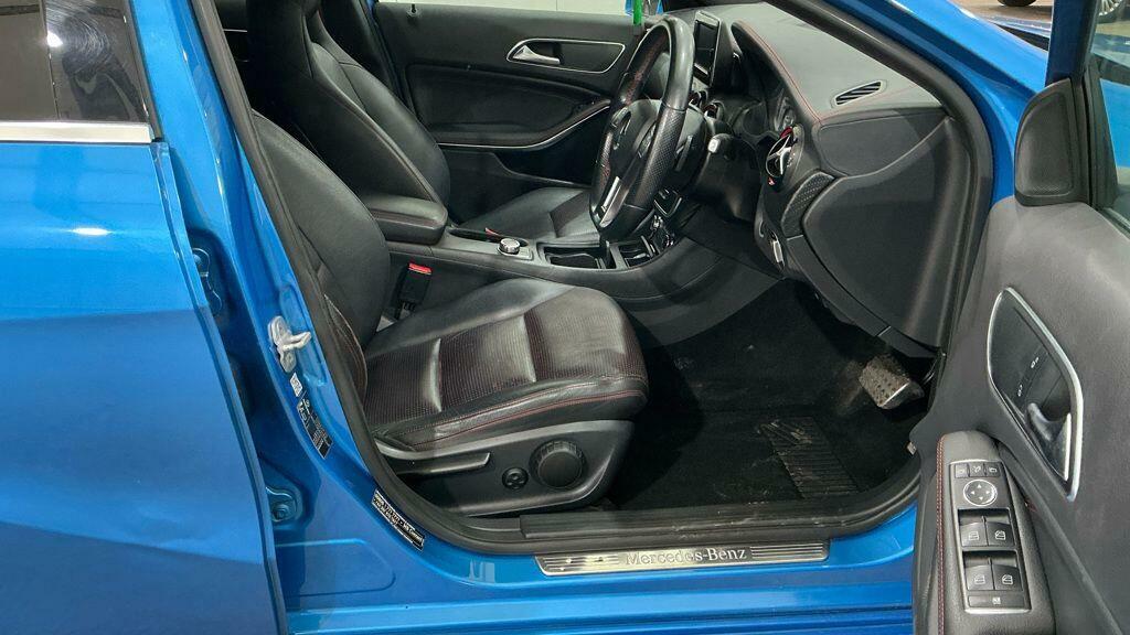 Mercedes-Benz A Class 2.0 A250 Blueefficiency Engineered By Amg 7G-dct E LM13AXX Blue #2