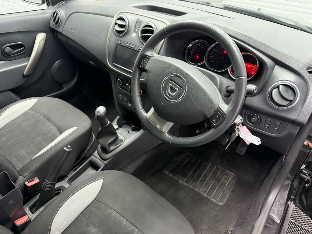 Dacia Sandero Stepway 1.5 Dci Laureate Euro 5 WF14XJW Black #2