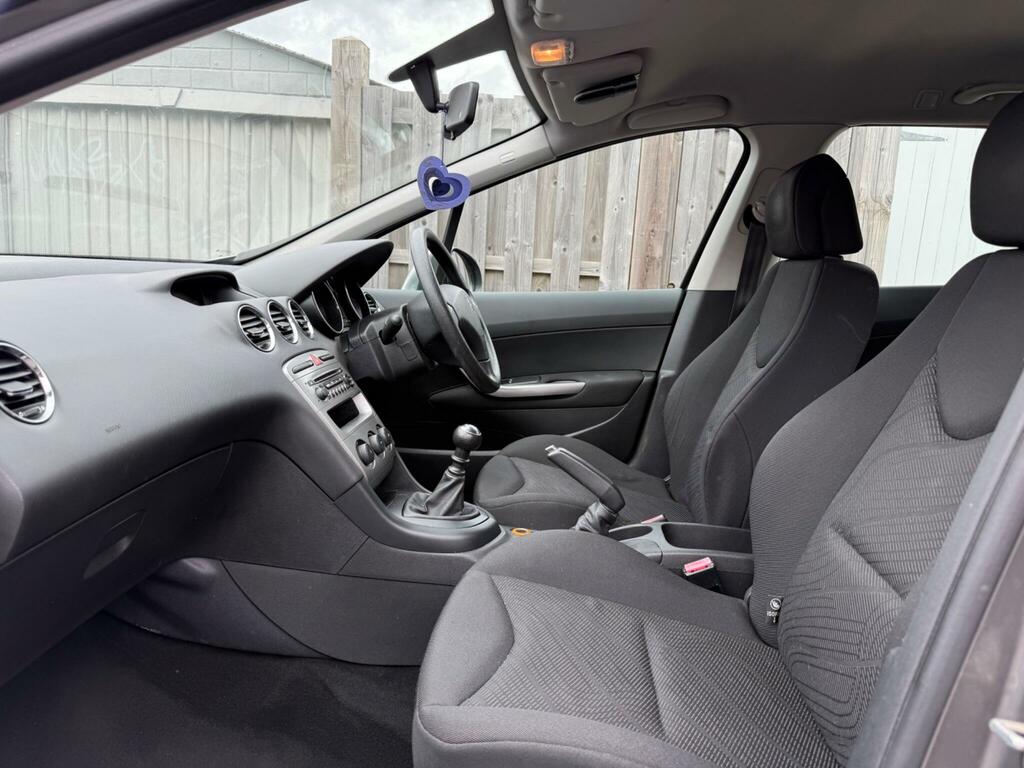 Peugeot 308 SW 1.6 Hdi Fap S YY58MZZ Grey #3