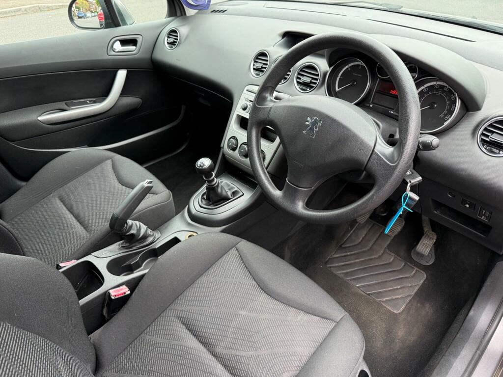 Peugeot 308 SW 1.6 Hdi Fap S YY58MZZ Grey #2