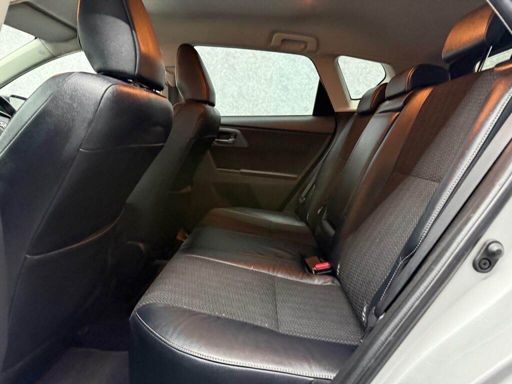 Toyota Auris 1.6 V-matic Excel Multidrive S Euro 5 Silver #3