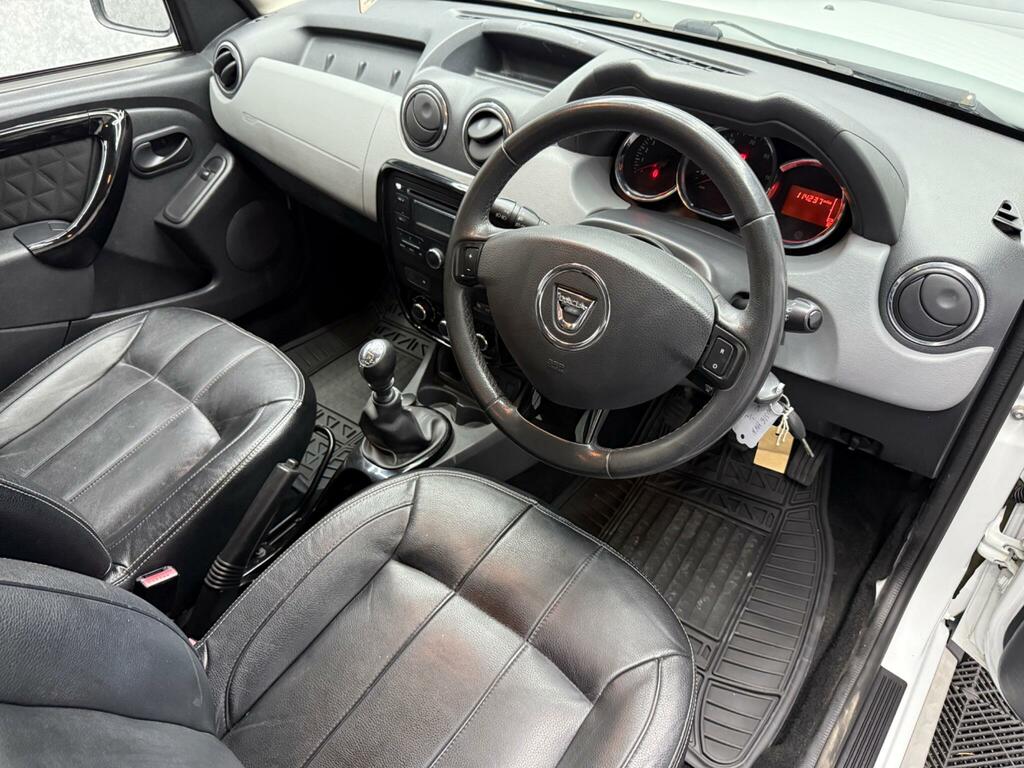 Dacia Duster 1.5 Dci Laureate Euro 6 Ss WJ16HHN White #2