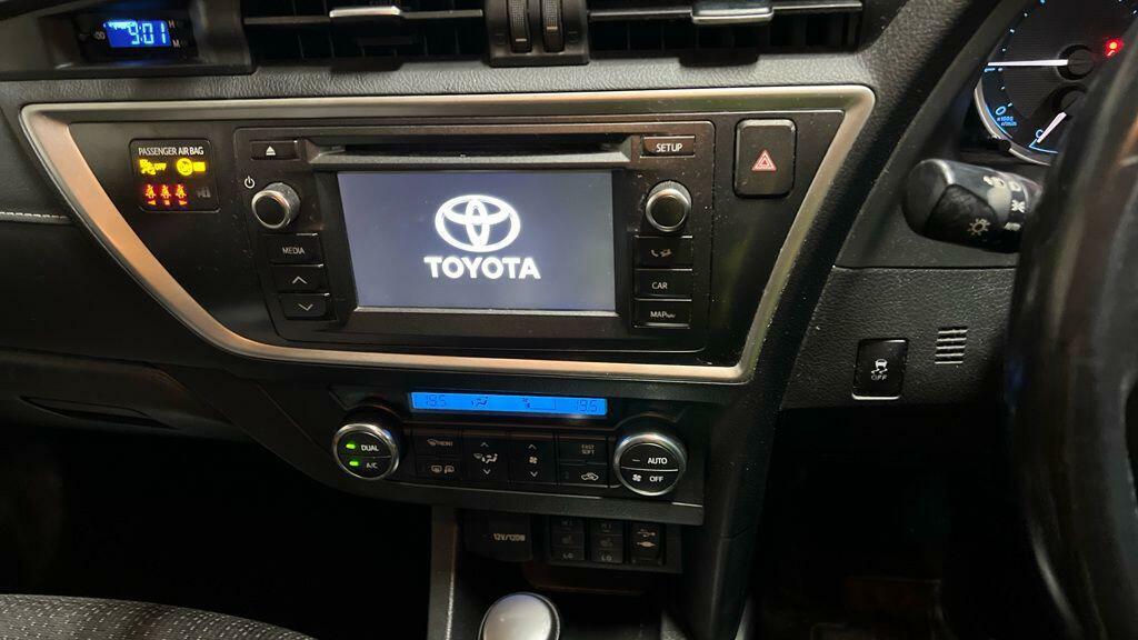 Toyota Auris 1.6 V-matic Excel Multidrive S Euro 5 Brown #6