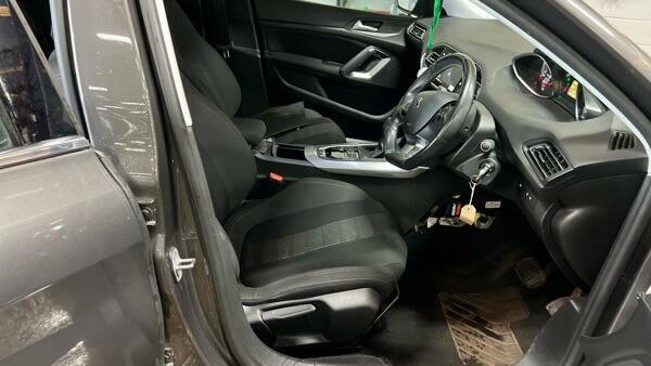 Peugeot 308 1.2 Puretech Allure Eat Euro 6 Ss Grey #2