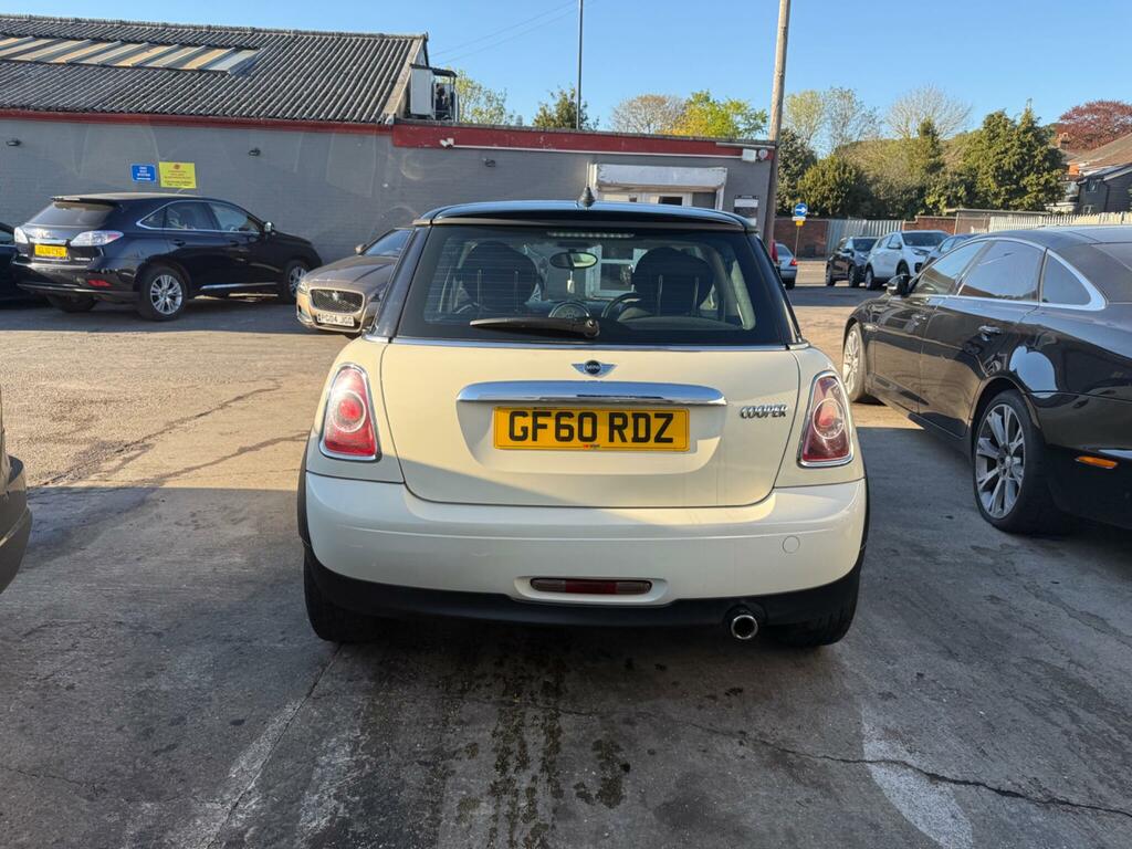 Mini Hatch 1.6 Cooper Euro 5 GF60RDZ White #2