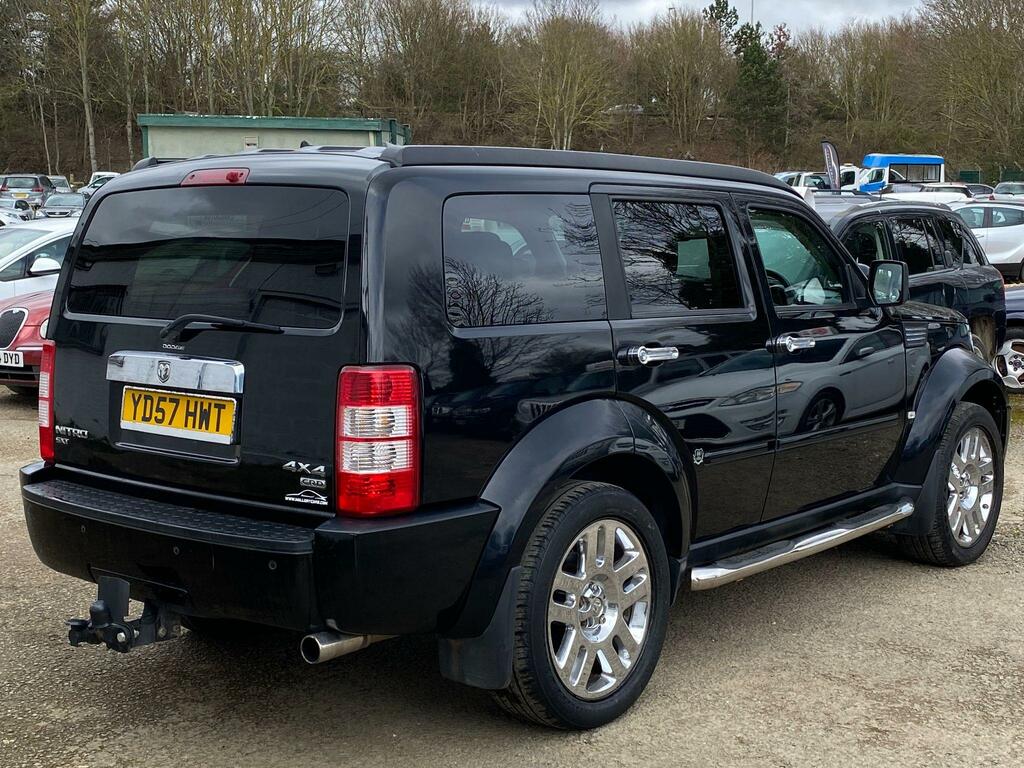 Dodge Nitro 2.8 Crd Se Black #10
