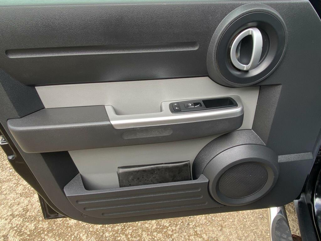 Dodge Nitro 2.8 Crd Se Black #25