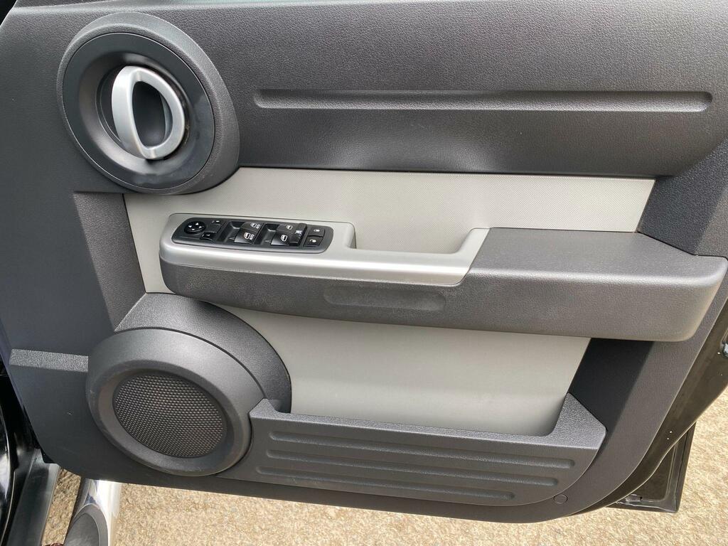 Dodge Nitro 2.8 Crd Se Black #16