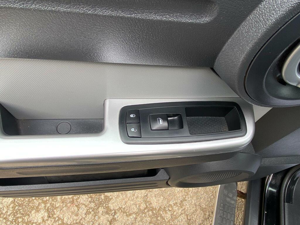 Dodge Nitro 2.8 Crd Se Black #26