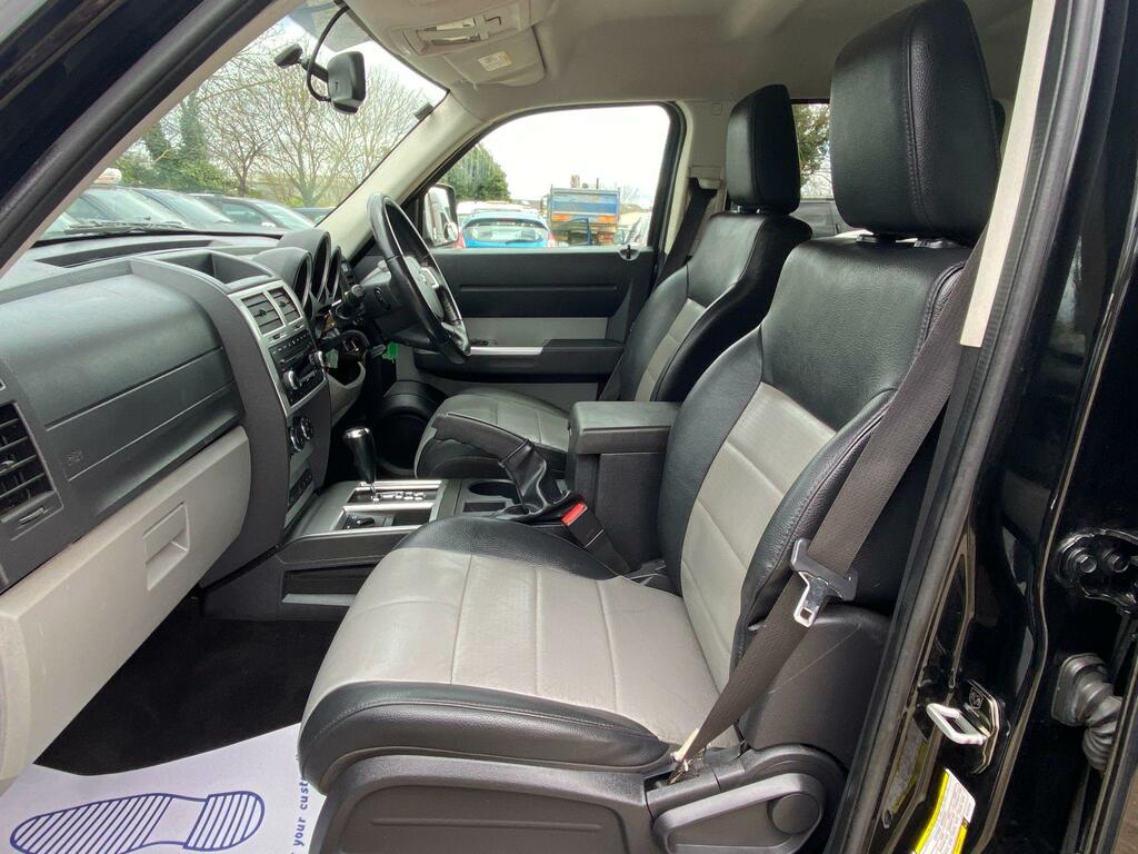 Dodge Nitro 2.8 Crd Se Black #23