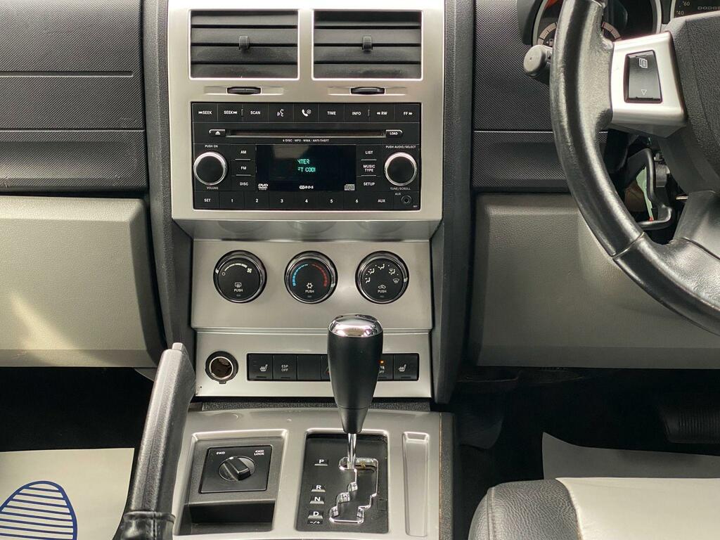 Dodge Nitro 2.8 Crd Se Black #36