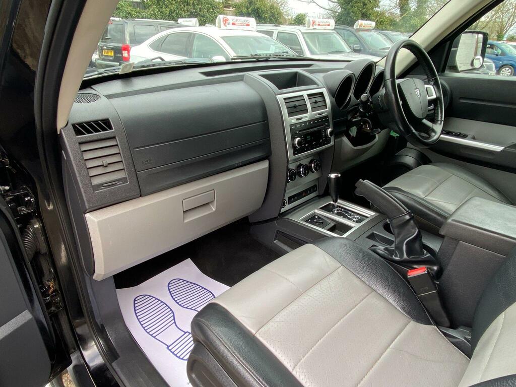 Dodge Nitro 2.8 Crd Se Black #24