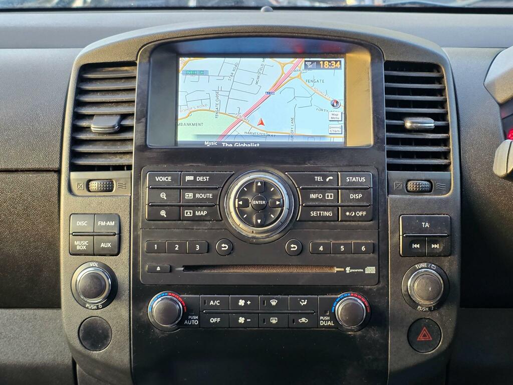 Nissan Navara 2.5 Dci Tekna 4Wd Euro 5 Grey #3