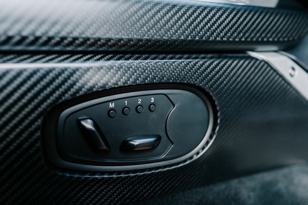 Aston Martin  Coupe Silver #52