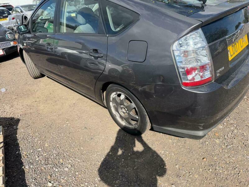 Toyota Prius 1.5 T3 Cvt  #3