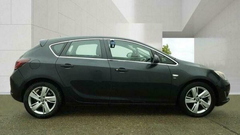 Vauxhall Astra 2.0 Cdti Sri Black #2