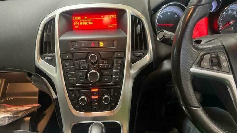 Vauxhall Astra 2.0 Cdti Sri Black #6